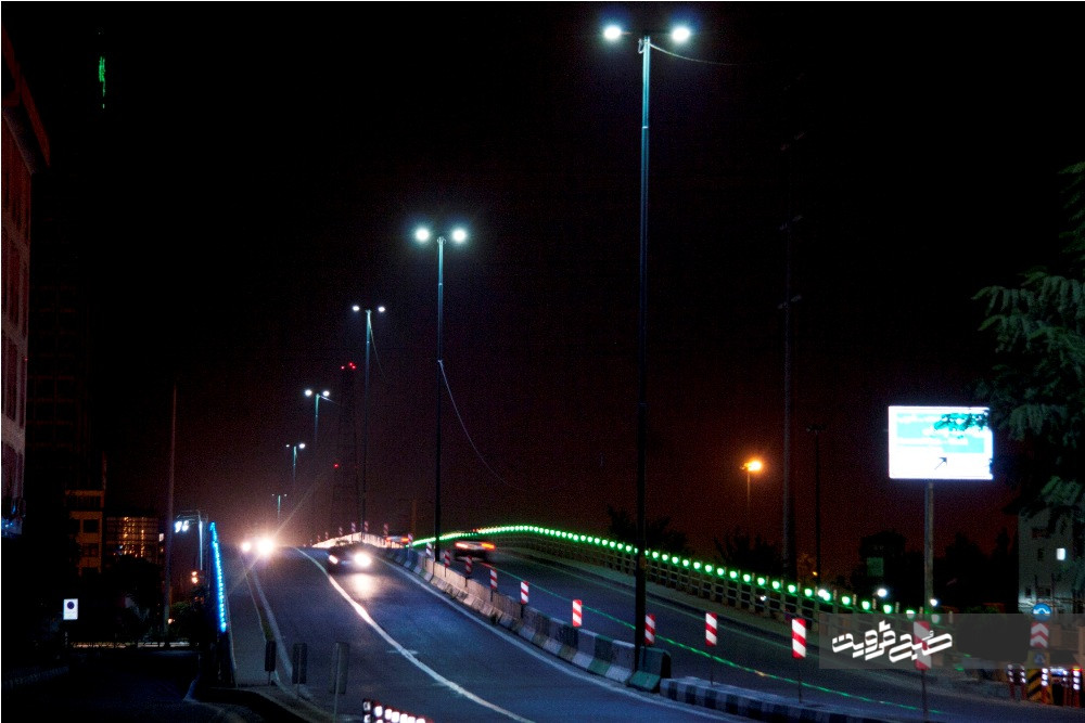 کابل‌های برق‌ پل شهیدرجایی به سرقت رفته است/ شهرداری مسئول تامین برق پل شهید رجایی 