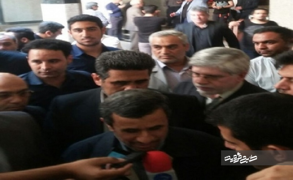 حضور محمود احمدی نژاد در مراسم/ هدایتی; باشگاه پول نوروزی را ندهد، من می دهم