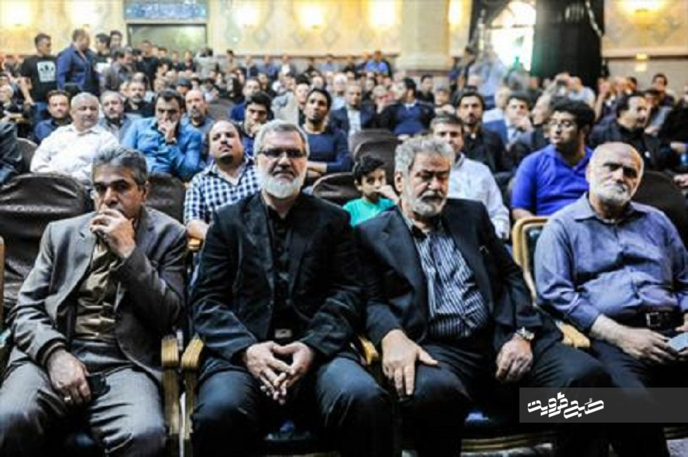احمدی نژاد یک استقلالی دوآتیشه است و از برد برابر پرسپولیس‌ کیف می کرد / خیلی غلیظ می گویم پیشنهاد مدیرعاملی استقلال را قبول نمی کنم