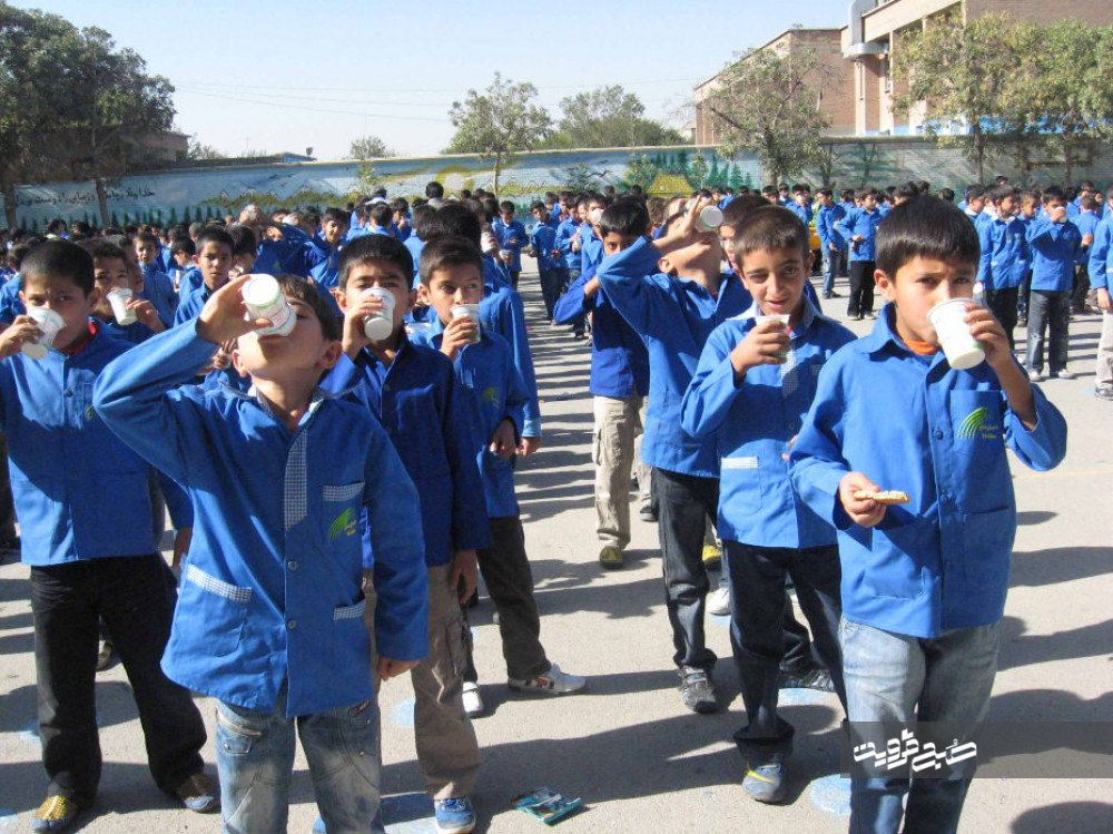 عدم توزیع شیر رایگان در بین دانش آموزان قزوینی