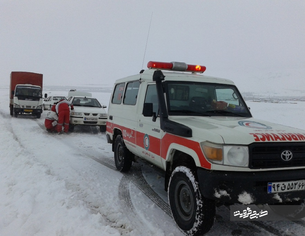 ۶۵ محور روستایی به علت برف و کولاک مسدود بود 