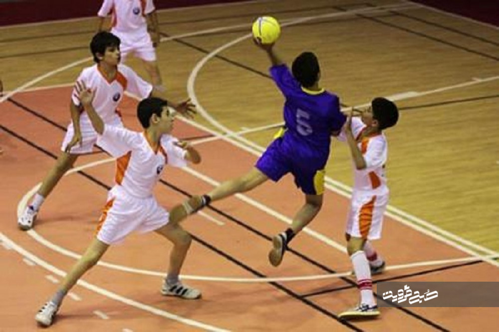 مسابقات هندبال نوجوانان منطقه دو کشور در قزوین آغاز شد
