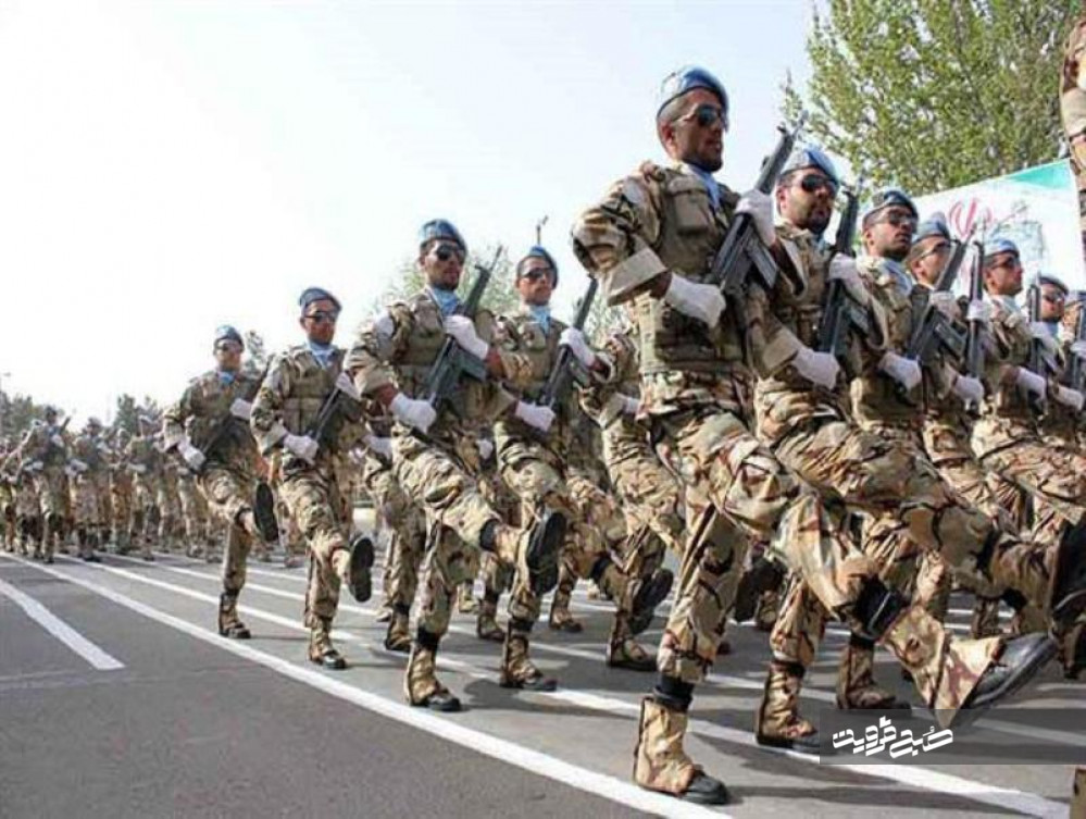 ارتش ایران بجای حفاظت از تاج و تخت افراد به دنبال حمایت از محرومان است 