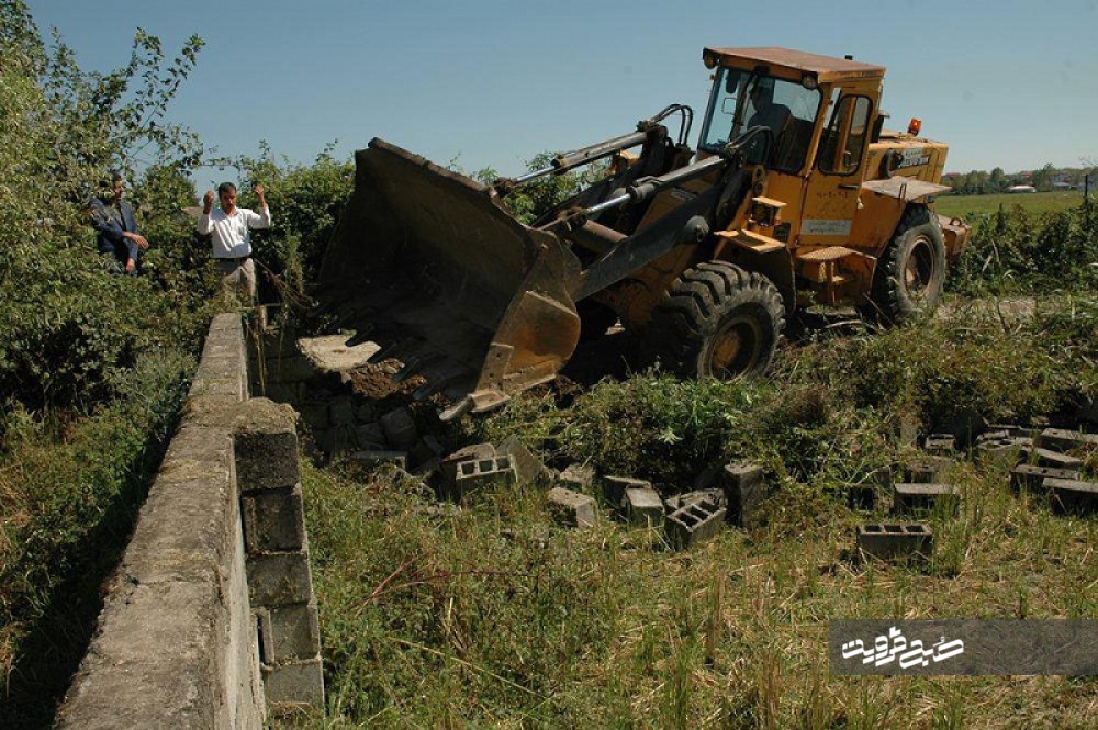 ساخت و ساز غیرمجاز در قزوین تخریب شد