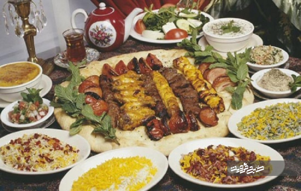 سفره‌های تجملاتی افطاری، تهدیدی برای سبک زندگی ایرانی _اسلامی