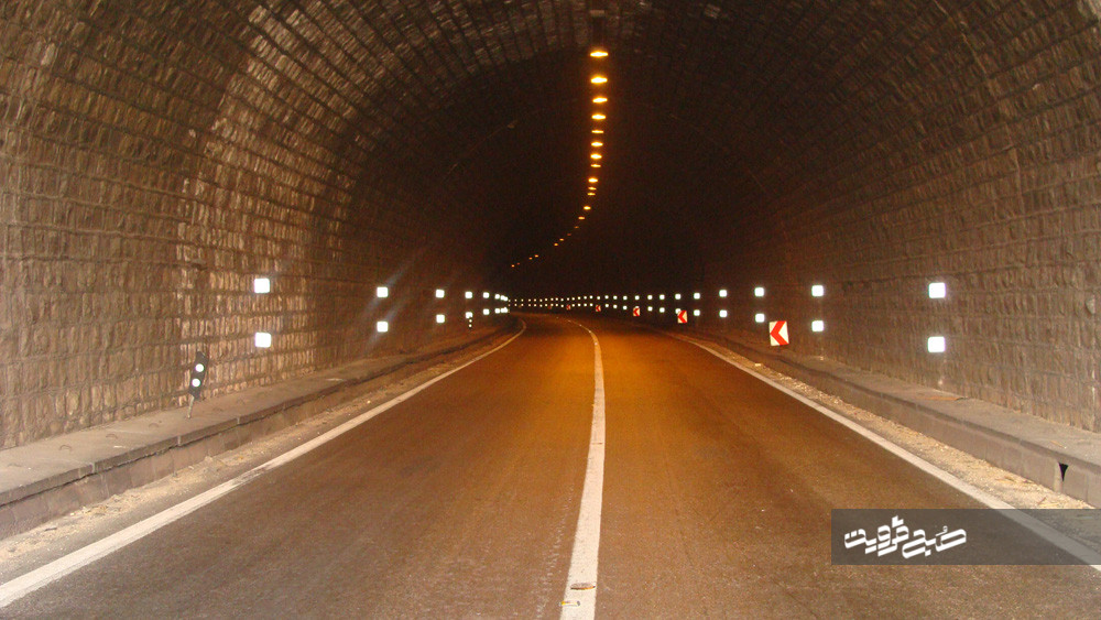 انسداد تونل شیرین سو در محور قدیم قزوین - رشت