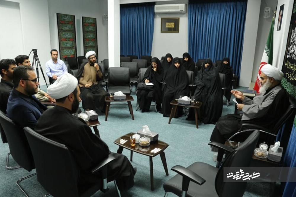  مساجد و نمازهای جماعت قرارگاه مقابله با تهاجم فرهنگی شوند