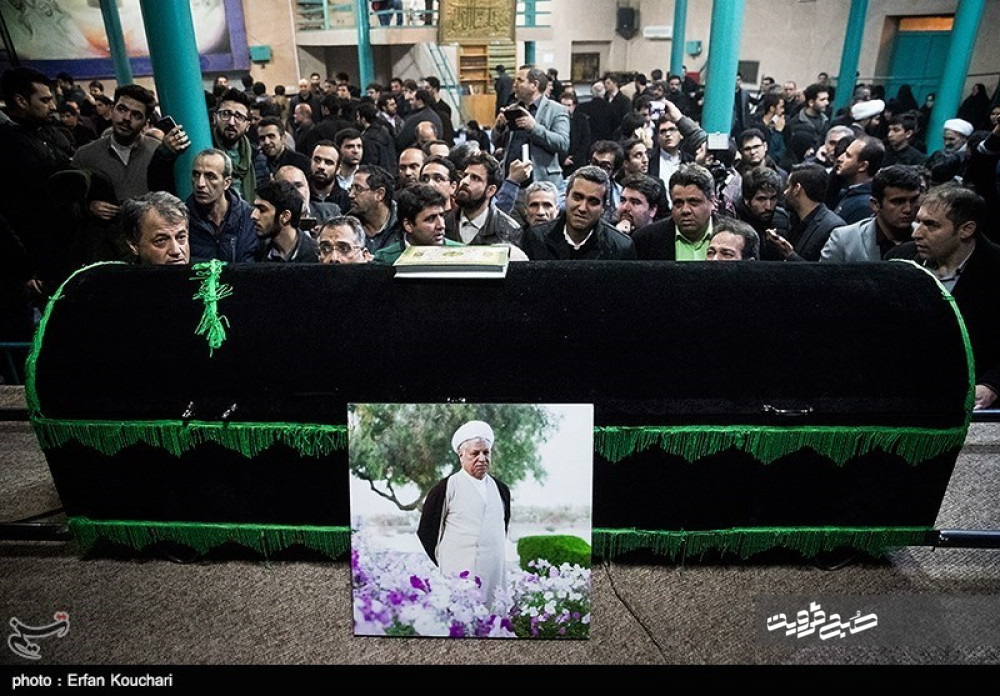 رویترز; ایران در نمایشی از اتحاد با رئیس جمهور اسبق وداع کرد/ الاخبار; امروز ایران پیکر هاشمی رفسنجانی را تشییع کرد