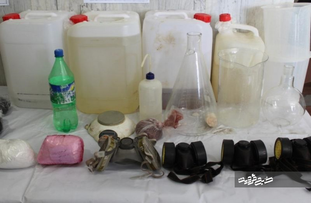  کشف بیش از ۱۱ هزار مواد محترقه خطرساز در بوئین زهرا 