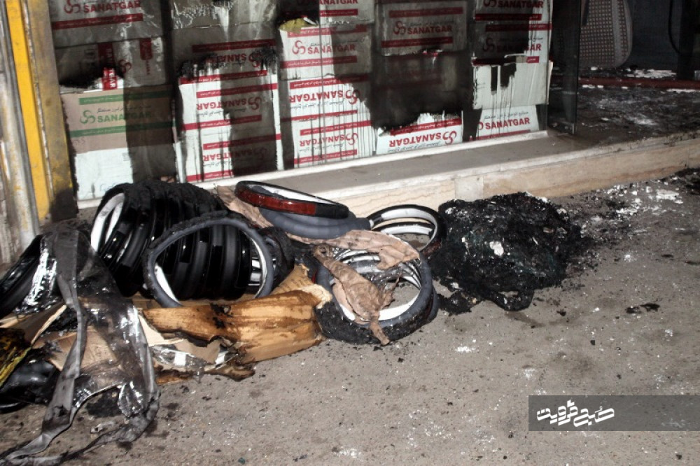 آتش سوزی مغازه در بلوار اسدآبادی قزوین مهار شد+تصاویر