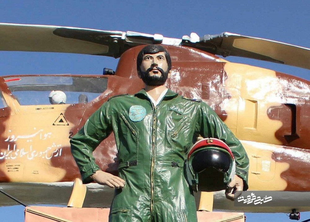 ماکت بالگرد و تندیس خلبان شهید عیوضی در آبیک نصب شد 