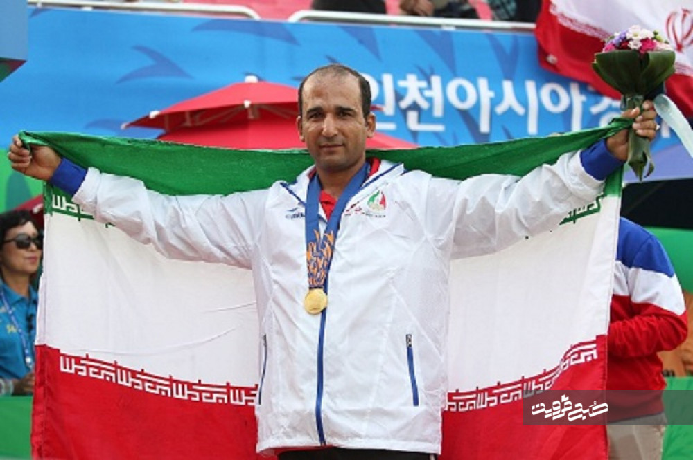 اسماعیل عبادی مدال طلای انفرادی و برنز میکس را کسب کرد