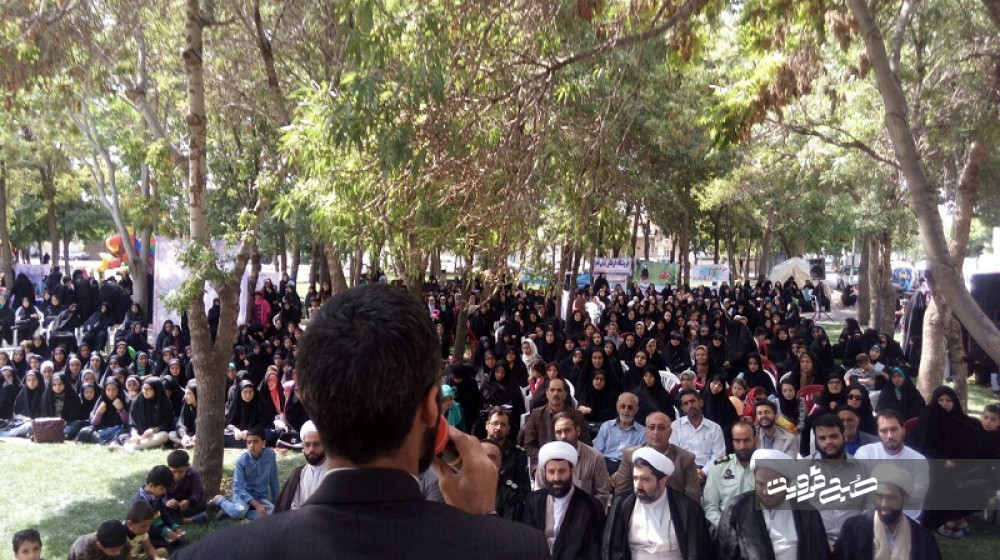 گردهمایی"صیانت از حریم خانواده" در بوئین زهرا برگزار شد