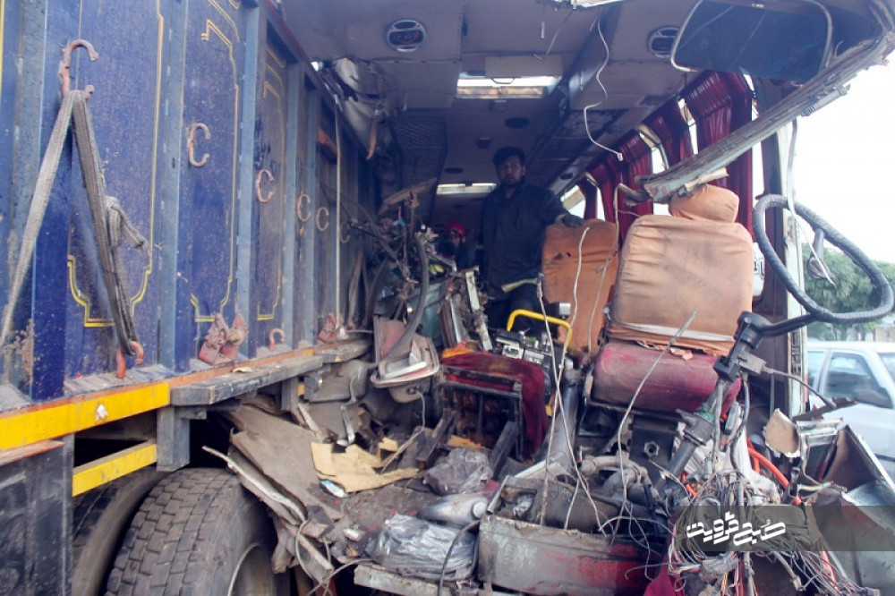 تصادف مرگبار کارگران شرکت نیرومحرکه/ خواب آلودگی راننده اتوبوس علت اصلی حادثه+تصاویر