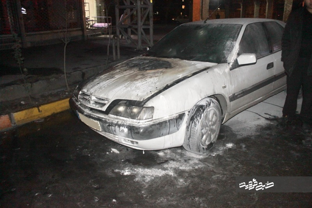 خودروی زانتیا در قزوین آتش گرفت+تصاویر