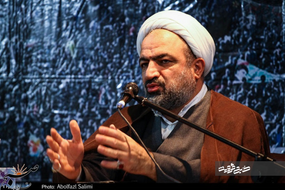 نامه احمدی‎نژاد شبیه نامه‎های میرحسین و خطبه‎های کسی است که در استخر فرح غرق شد