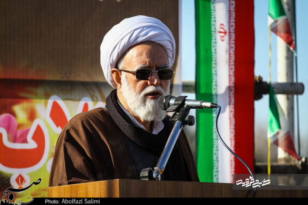 ایران اسلامی هرگز دست سازش به امریکا نخواهد داد
