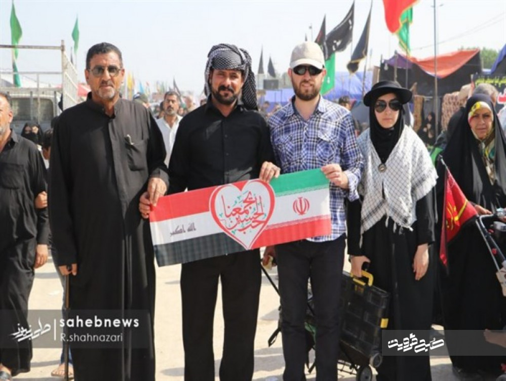 وحدت زیبای مردم عراق و ایران در حاشیه راهپیمایی جهانی اربعین/ تصاویر
