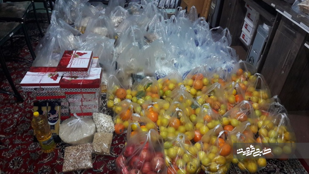 بسته‌های حمایتی به مناسبت شب یلدا بین محرومان توزیع شد