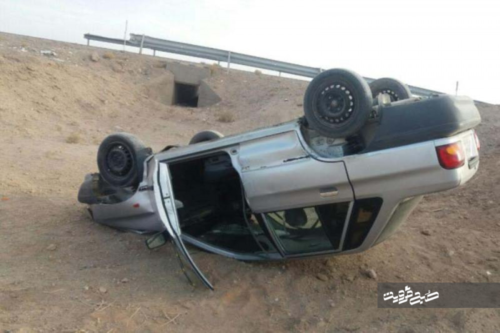 واژگونی سواری پژو در قزوین