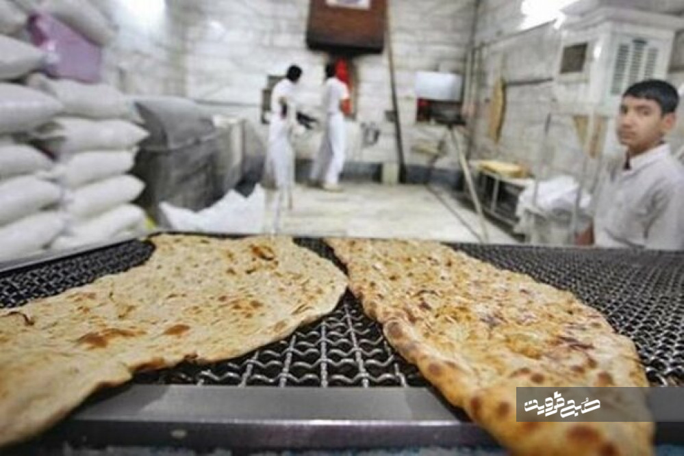 پخت نان متبرک به نمک رضوی در ۸۸۸ نانوایی قزوین