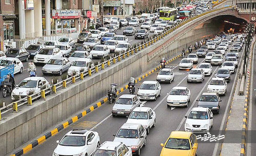 وجود ۲۱ نقطه دارای گره ترافیکی در سطح شهر قزوین