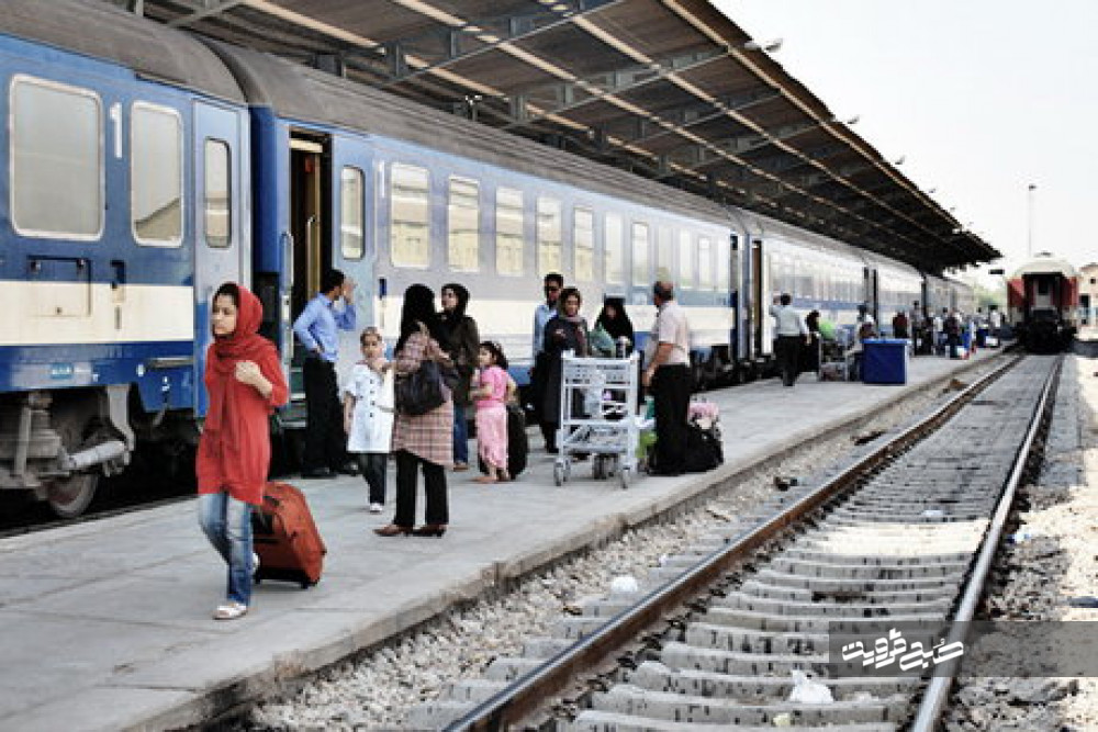 عاملان سنگ پرانی به قطارهای مسافربری در قزوین دستگیر شدند