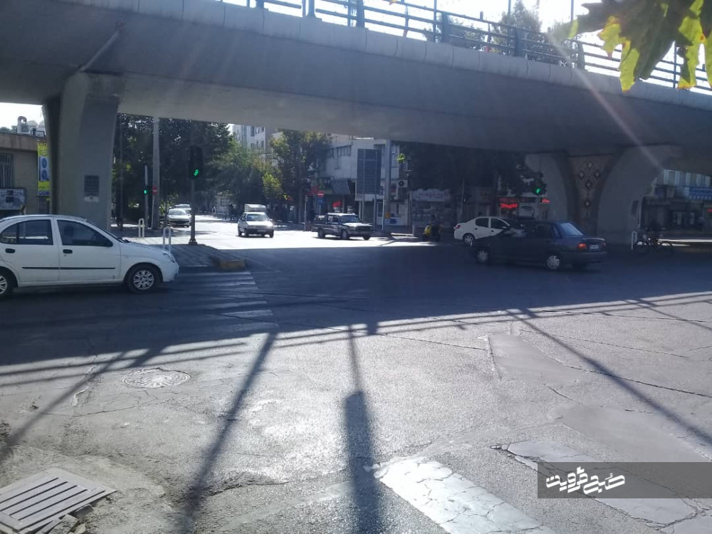 اجرای طرح محدودیت تردد در تقاطع نادری-بوعلی قزوین