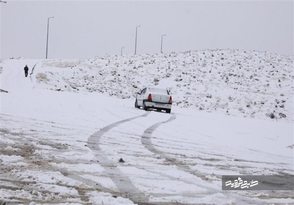 برف و کولاک ۱۹۲راه روستایی قزوین را مسدود کرد