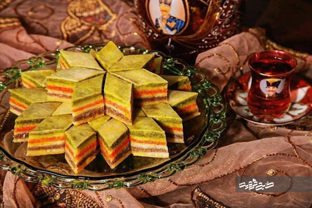 دستور تهیه باقلوای سه رنگ قزوین؛ شیرینی سنتی خوشمزه