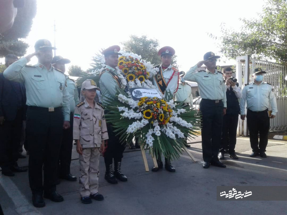 مراسم احترام نظامی به پیکر شهید محمدی نسب+عکس