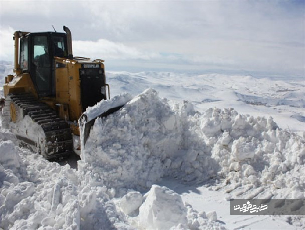 بارش برف ۲۲۸محور روستایی را در استان قزوین مسدود کرد