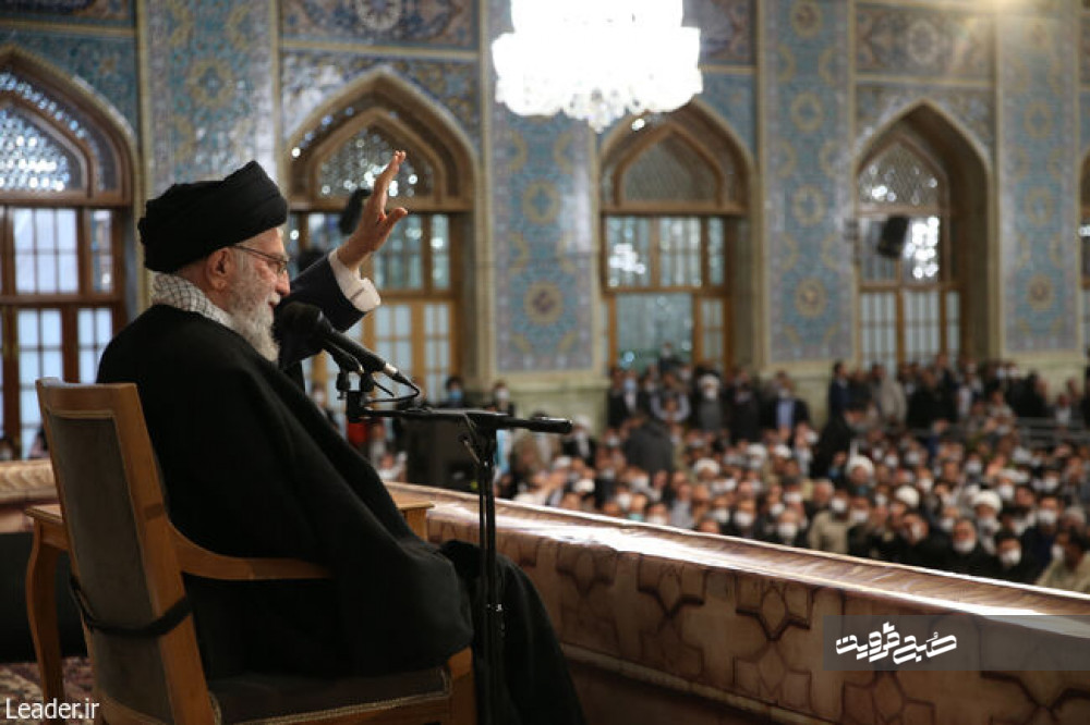دشمن به دنبال تغییر هویت جمهوری اسلامی است