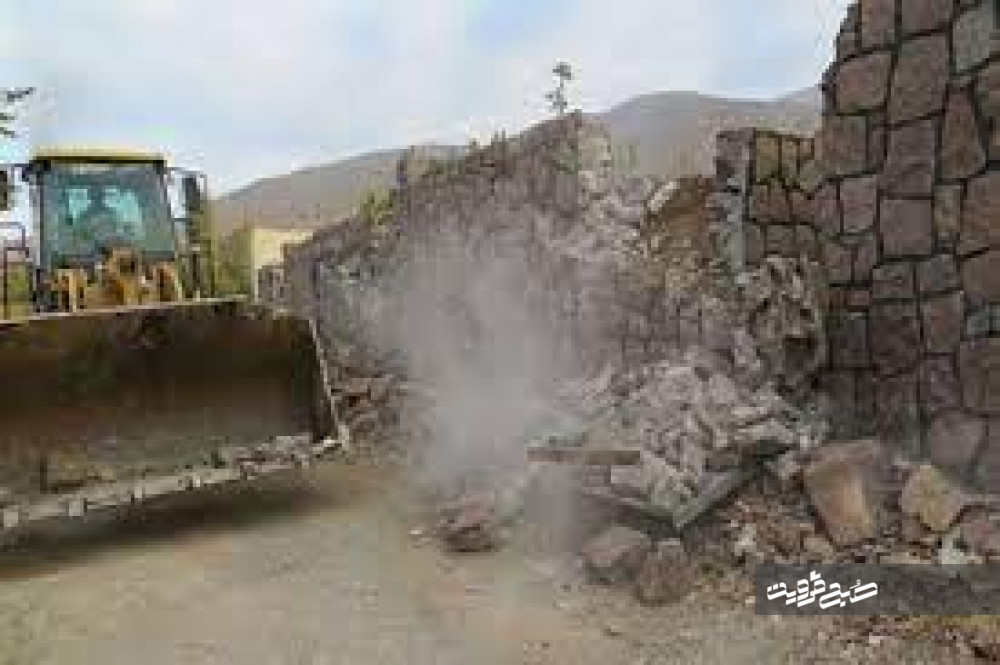 تخریب ۲۱ بنای غیرمجاز در اراضی کشاورزی تاکستان