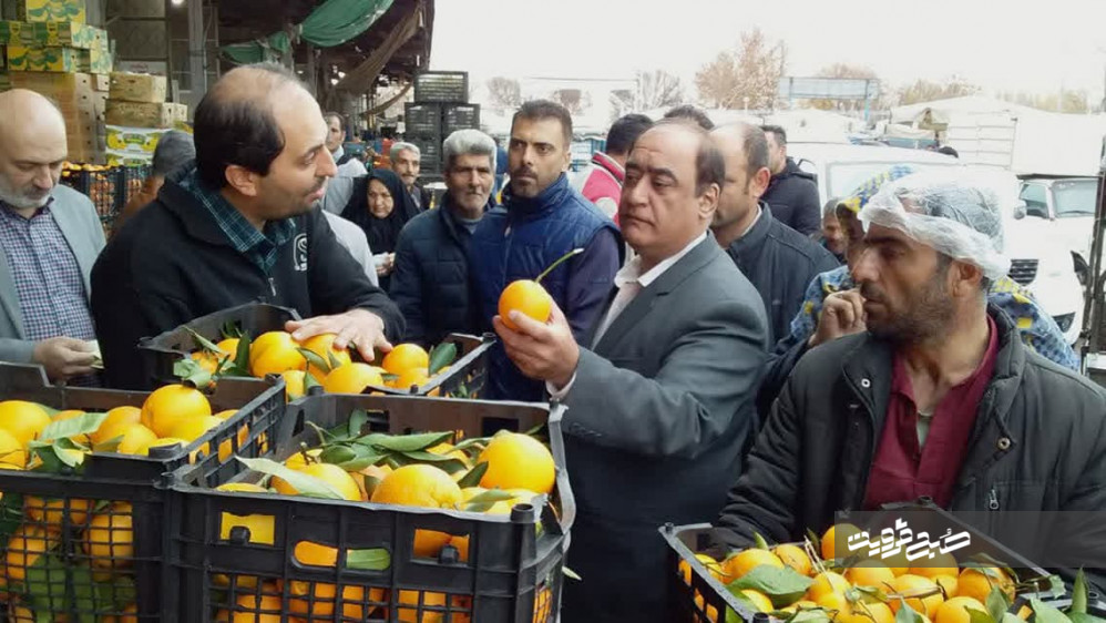 گشت سیار تعزیرات حکومتی در میدان میوه‌ و تره‌بار قزوین