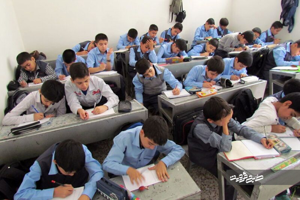 کمبود سرانه فضای آموزشی در شهرستان البرز نگران‌کننده است