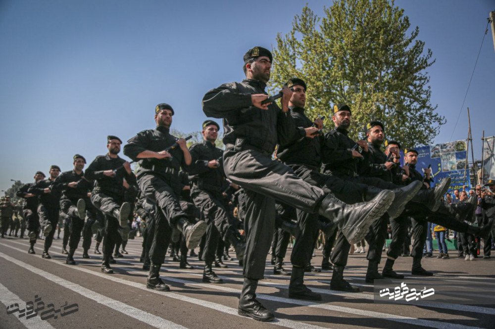 مراسم رژه نیروهای مسلح در استان قزوین برگزار شد