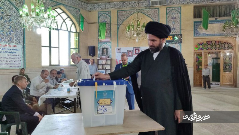 فتح قله‌های پیشرفت کشور با حضور در انتخابات